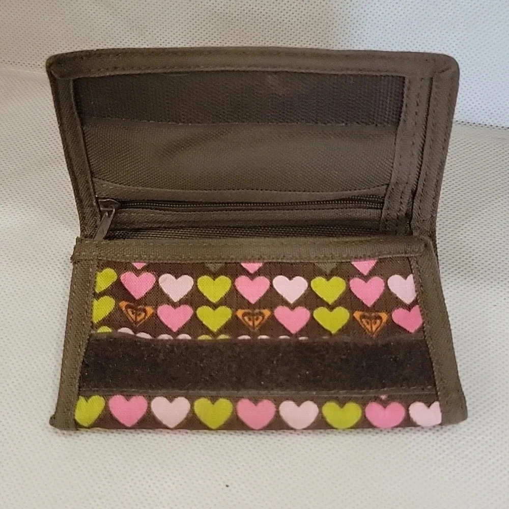 NEW - ROXY WALLET WITH HEART MOTIF